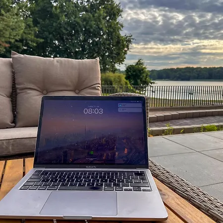 Mit Seeblick Ruppinersee * نيوروبين