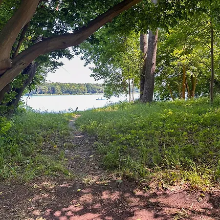 Mit Seeblick Ruppinersee * نيوروبين