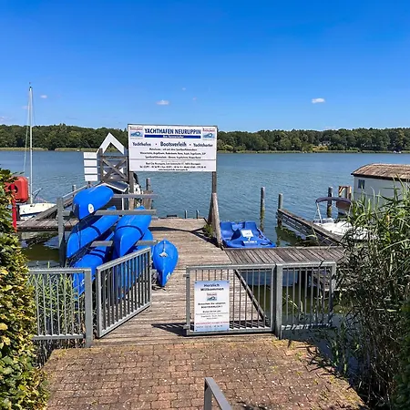 Mit Seeblick Ruppinersee * نيوروبين